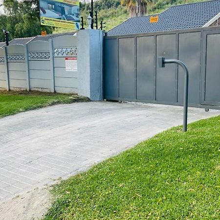 Host Hub Guest House Kempton Park Zewnętrze zdjęcie