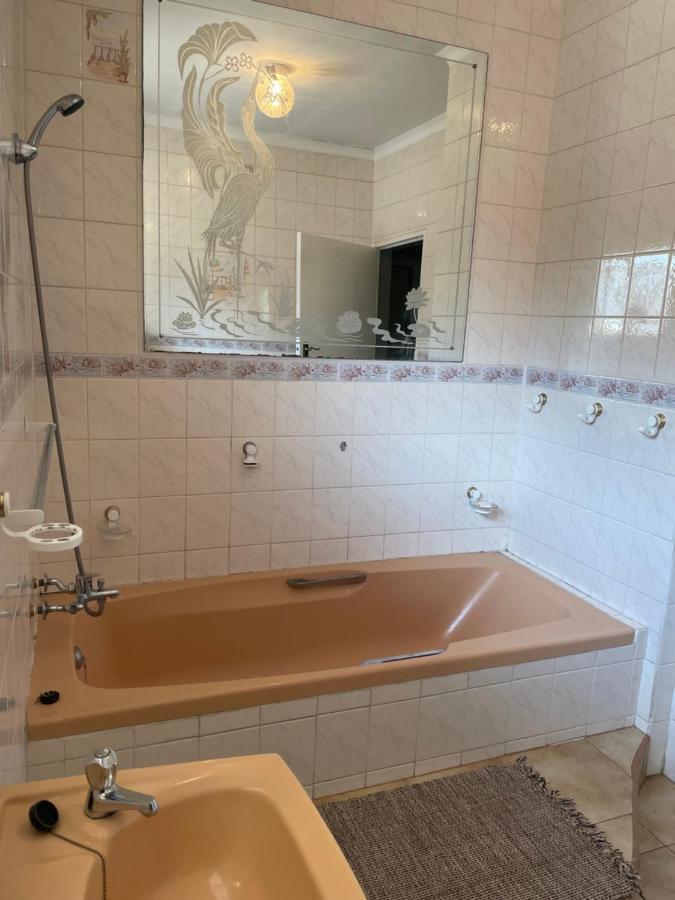 Host Hub Guest House Kempton Park Zewnętrze zdjęcie