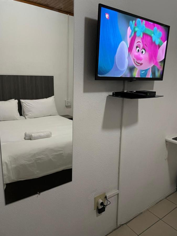 Host Hub Guest House Kempton Park Zewnętrze zdjęcie
