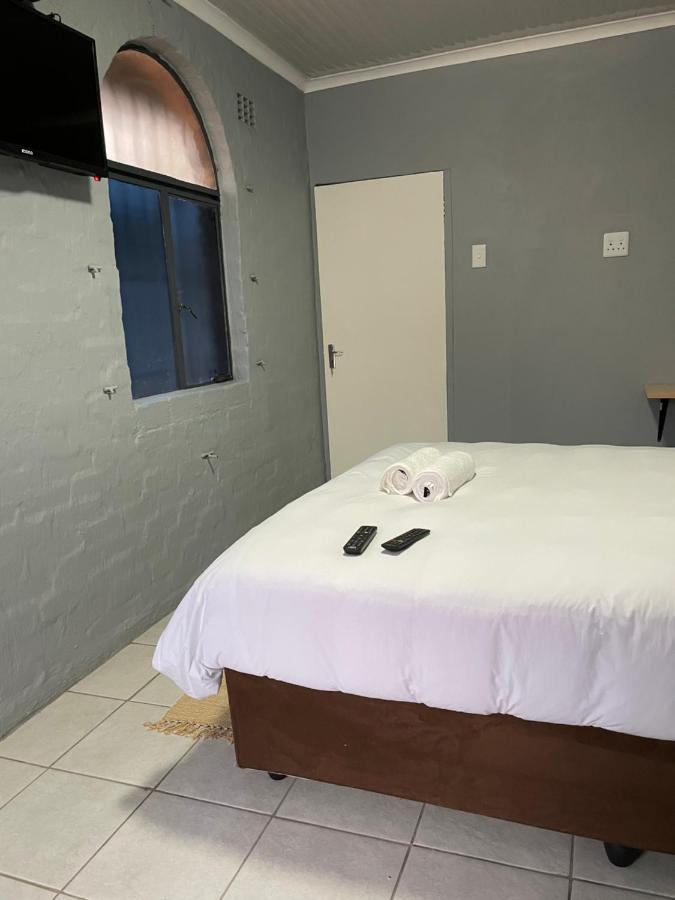 Host Hub Guest House Kempton Park Zewnętrze zdjęcie