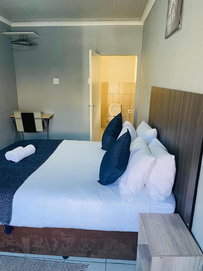 Host Hub Guest House Kempton Park Zewnętrze zdjęcie