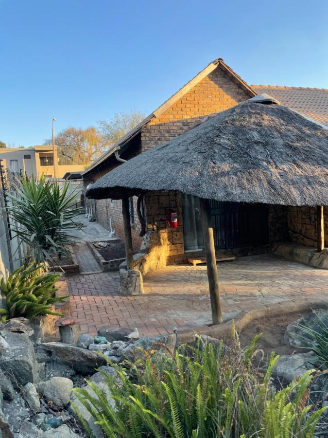 Host Hub Guest House Kempton Park Zewnętrze zdjęcie
