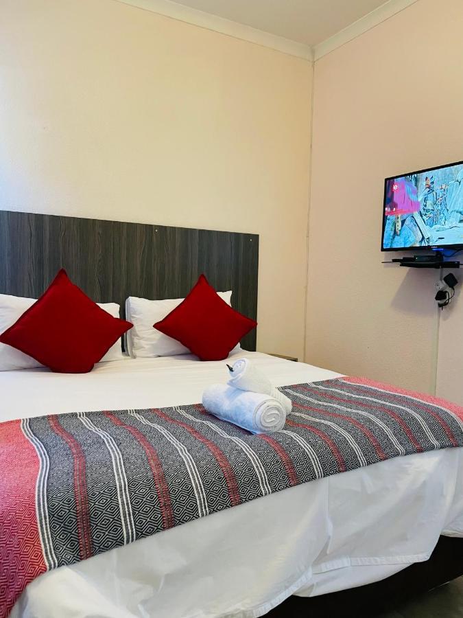 Host Hub Guest House Kempton Park Zewnętrze zdjęcie