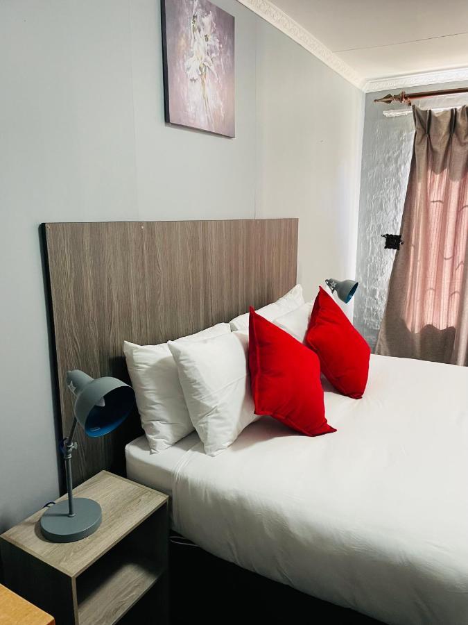 Host Hub Guest House Kempton Park Zewnętrze zdjęcie