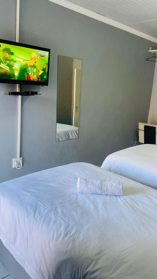 Host Hub Guest House Kempton Park Zewnętrze zdjęcie
