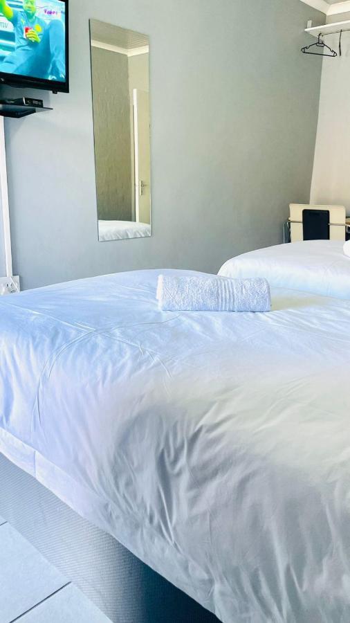 Host Hub Guest House Kempton Park Zewnętrze zdjęcie